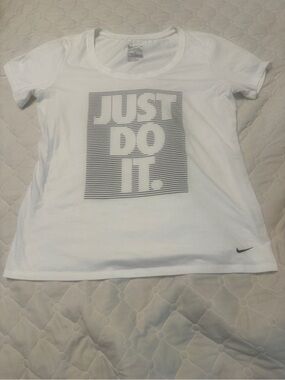 Nike White Girls' Short Sleeve Tee with Black Graphic
